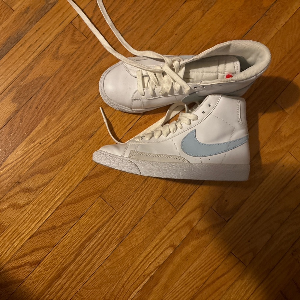Nike high tops ladies size 6